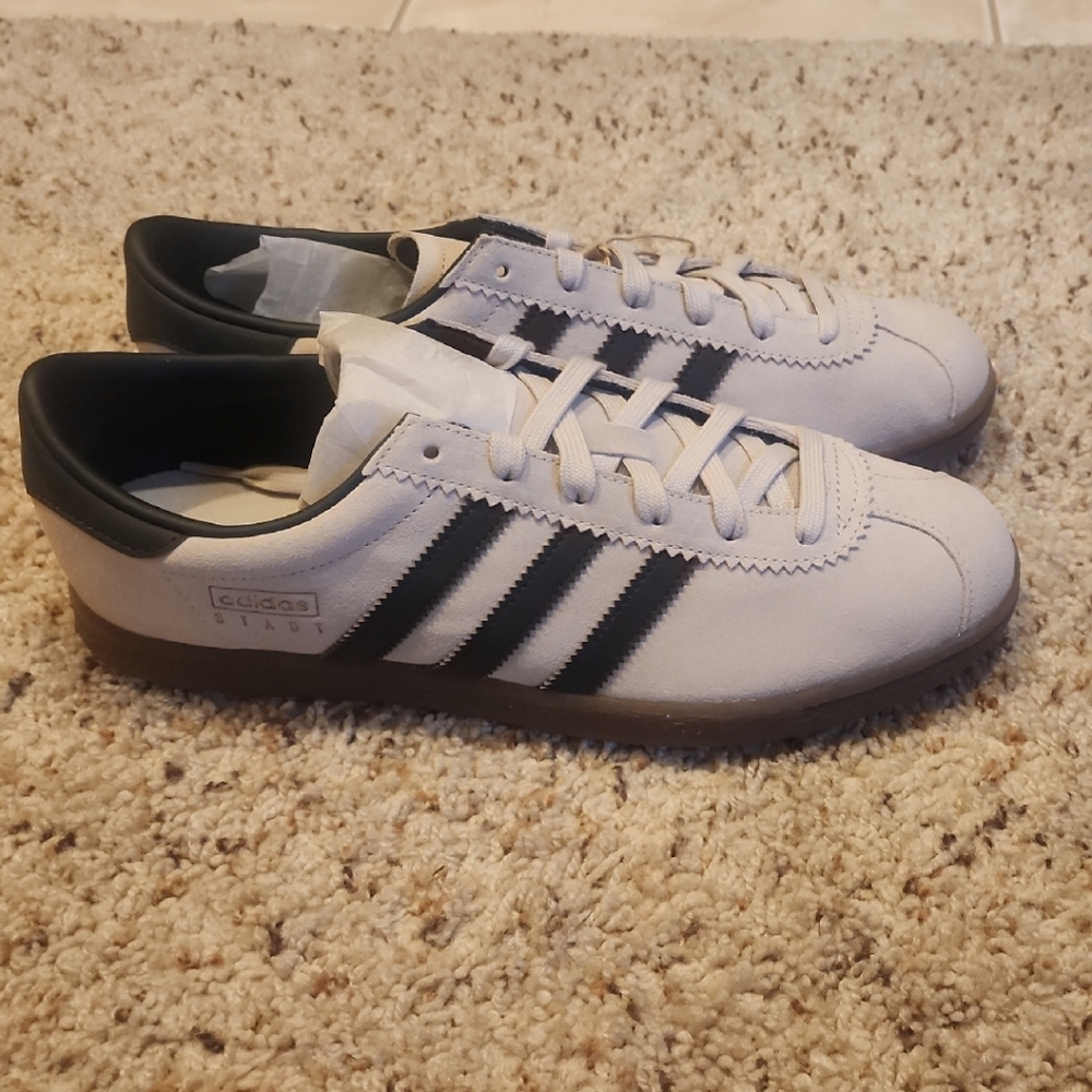 Adidas Men's Gray Sneakers with Black Accents